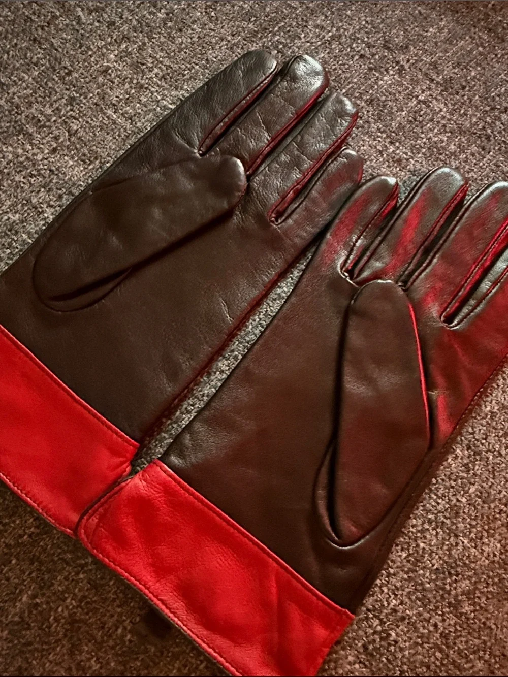 EUC Dillard’s Leather Ladies black Gloves with Red Cuff XL